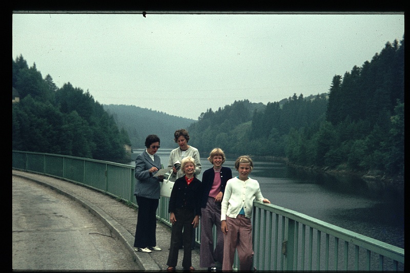 32.Kappel jul 1973 Ilse,Mama,Brigitte,Marion,Peter.JPG
